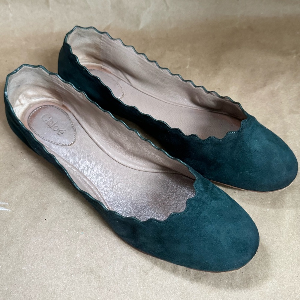 Chloe Lauren Forest Green Suede Scalloped Ballet Flats. EU 36